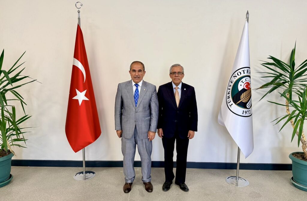 Visite aux archives du registre des véhicules tenu par le notariat turc, à Ankara